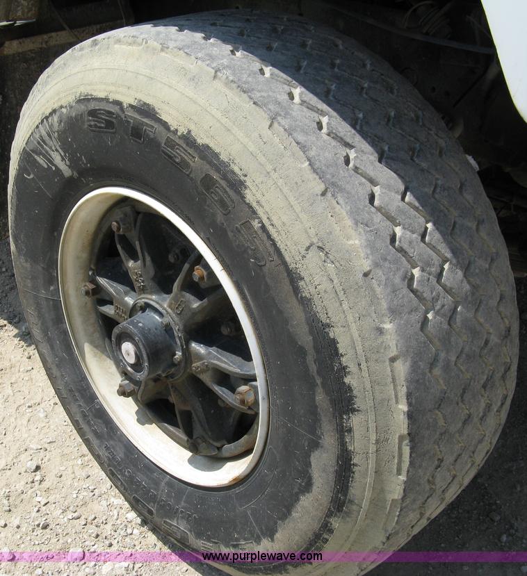 image for item 5069 1991 International Series 2574 mixer truck