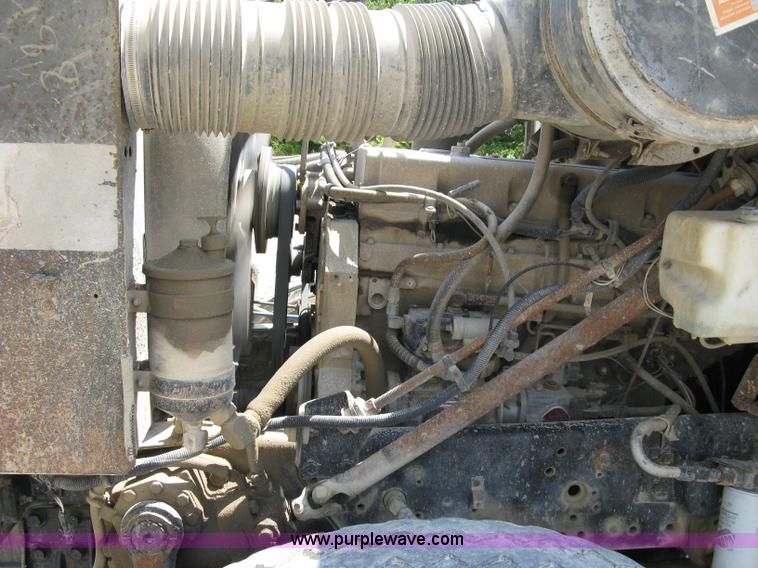 image for item 5069 1991 International Series 2574 mixer truck