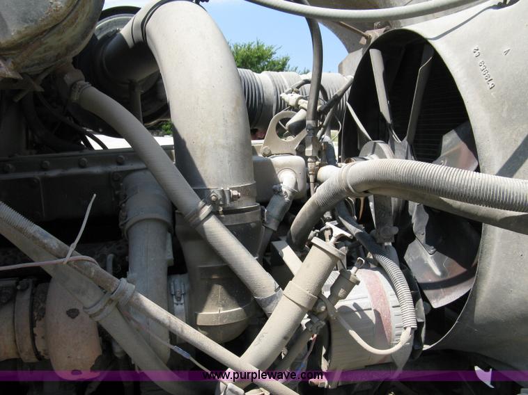 image for item 5069 1991 International Series 2574 mixer truck