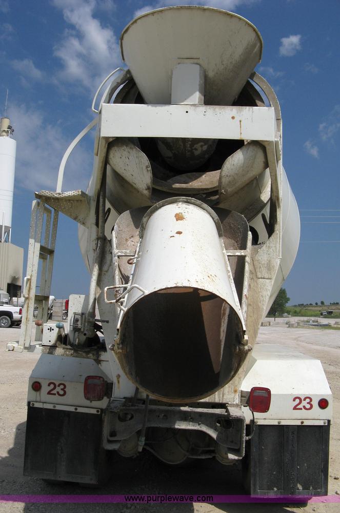 image for item 5070 1981 International Series F2674 mixer truck