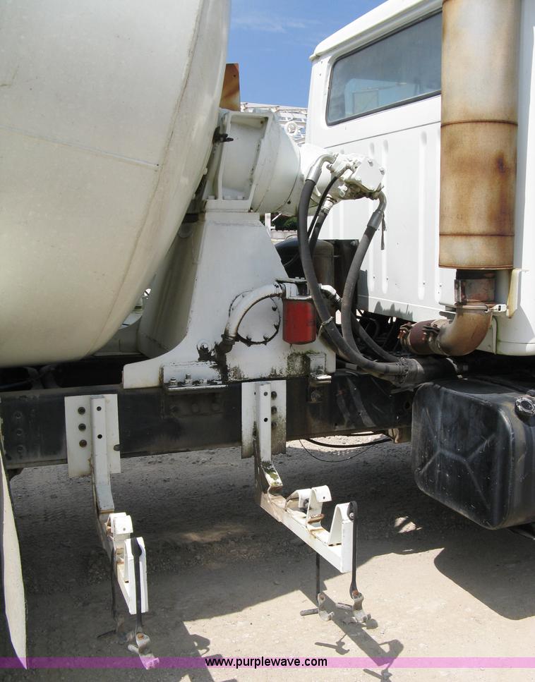 image for item 5070 1981 International Series F2674 mixer truck