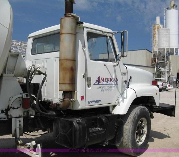 image for item 5070 1981 International Series F2674 mixer truck