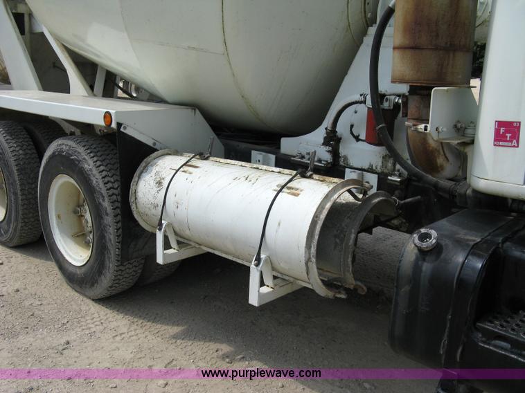 image for item 5070 1981 International Series F2674 mixer truck