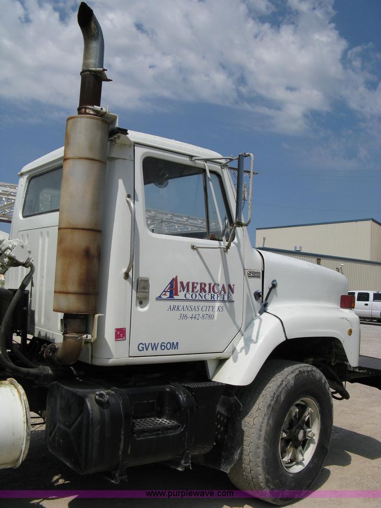 image for item 5070 1981 International Series F2674 mixer truck