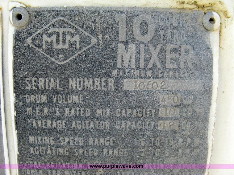 image for item 5070 1981 International Series F2674 mixer truck