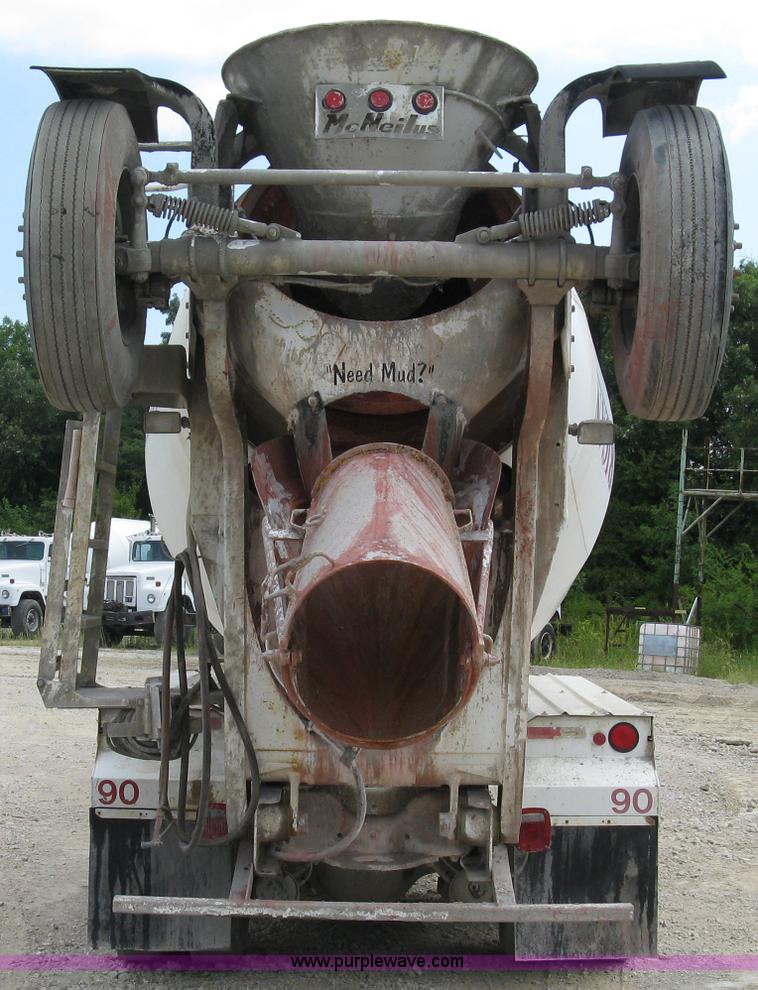 image for item 5071 1999 International Paystar 5000SFA mixer truck