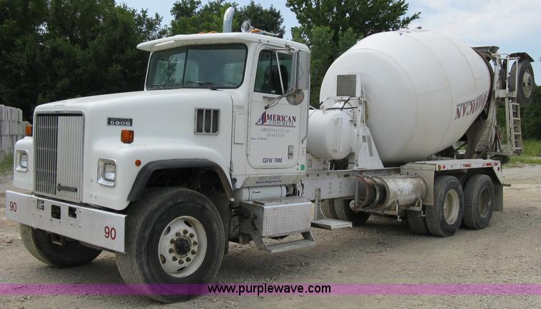 image for item 5071 1999 International Paystar 5000SFA mixer truck