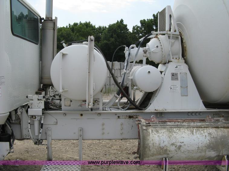 image for item 5071 1999 International Paystar 5000SFA mixer truck