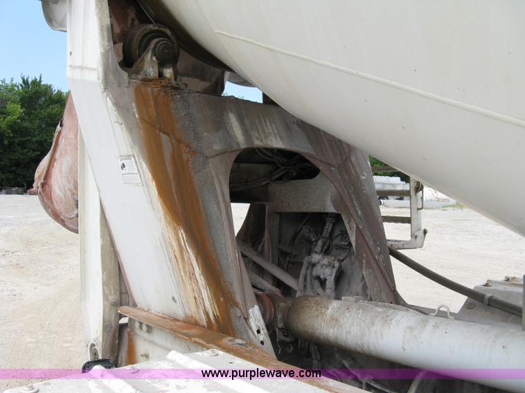 image for item 5071 1999 International Paystar 5000SFA mixer truck