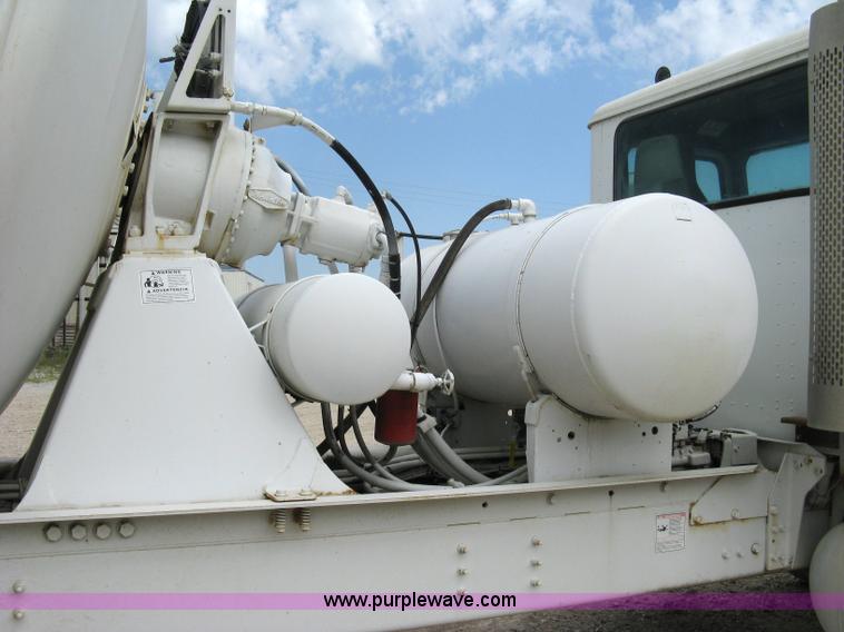 image for item 5071 1999 International Paystar 5000SFA mixer truck