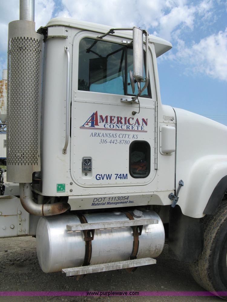 image for item 5071 1999 International Paystar 5000SFA mixer truck