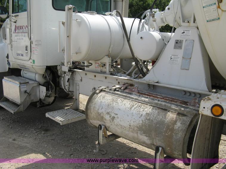 image for item 5071 1999 International Paystar 5000SFA mixer truck