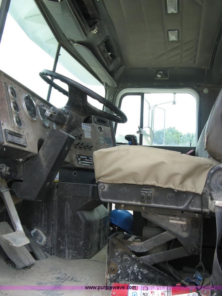 image for item 5071 1999 International Paystar 5000SFA mixer truck