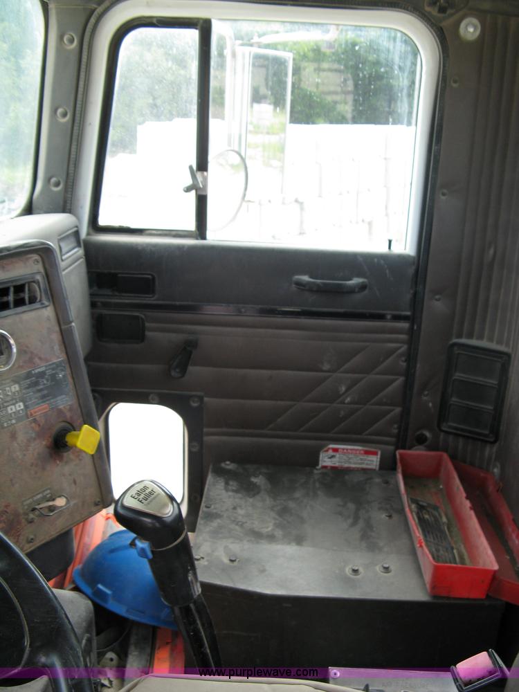 image for item 5071 1999 International Paystar 5000SFA mixer truck