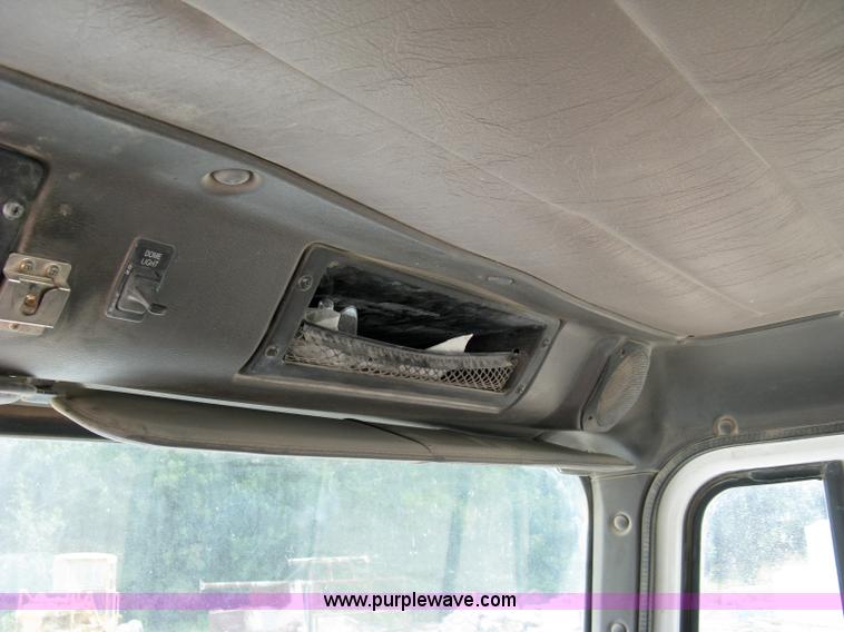 image for item 5071 1999 International Paystar 5000SFA mixer truck