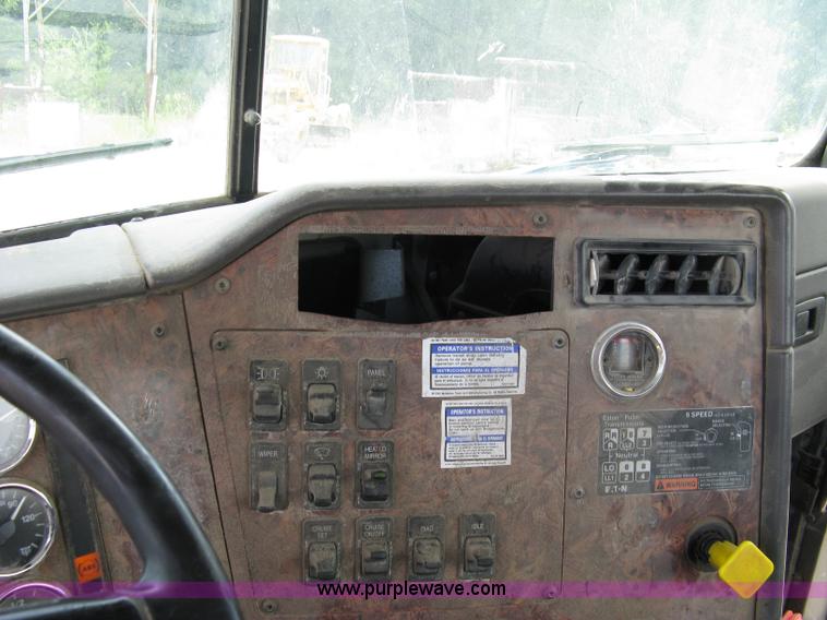 image for item 5071 1999 International Paystar 5000SFA mixer truck