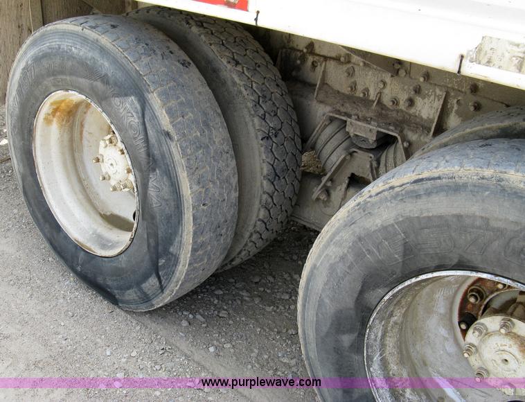 image for item 5071 1999 International Paystar 5000SFA mixer truck