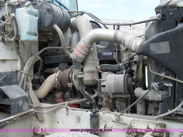 image for item 5071 1999 International Paystar 5000SFA mixer truck