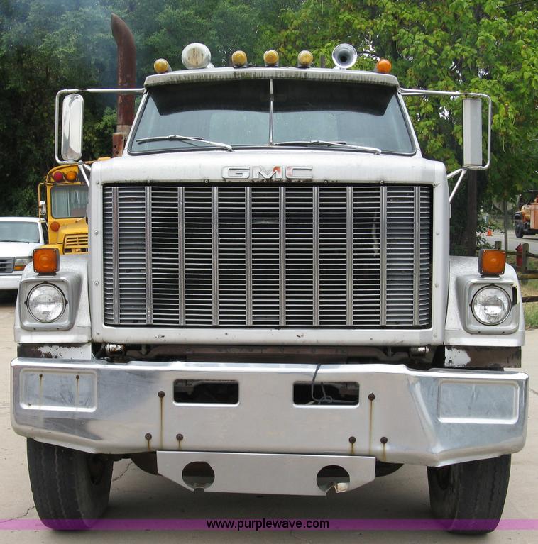image for item 5082 1980 GMC Brigadier SS truck