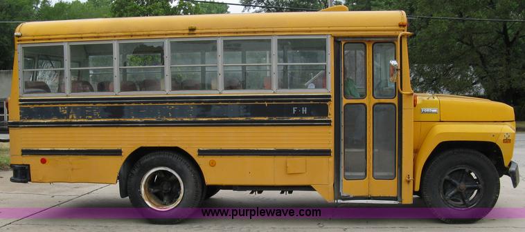 image for item 5083 1982 Ford B-600 school bus