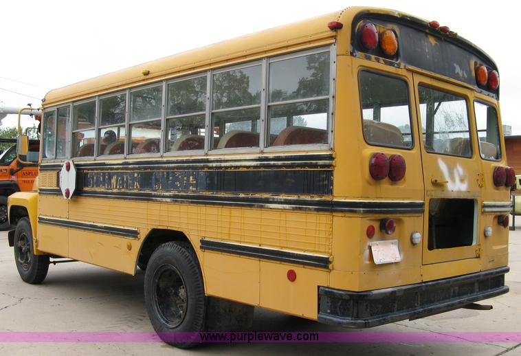 image for item 5083 1982 Ford B-600 school bus