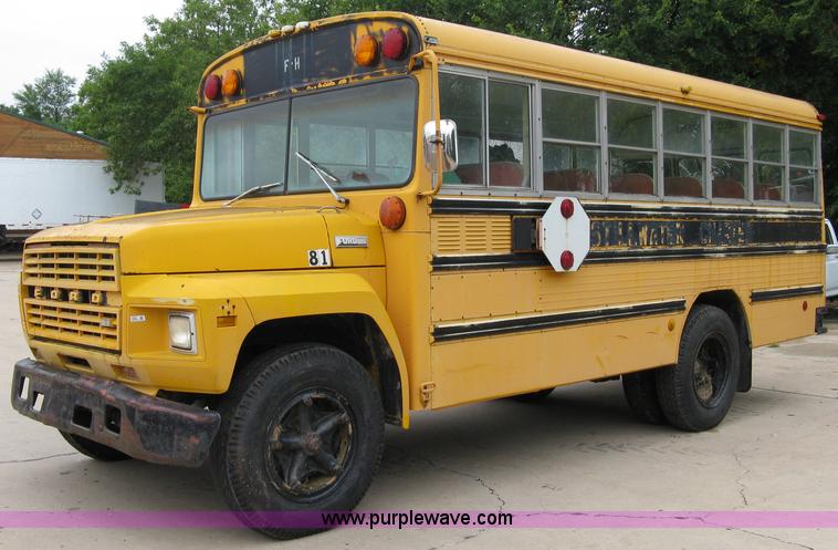 image for item 5083 1982 Ford B-600 school bus