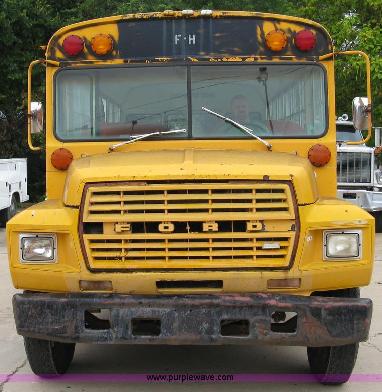 image for item 5083 1982 Ford B-600 school bus