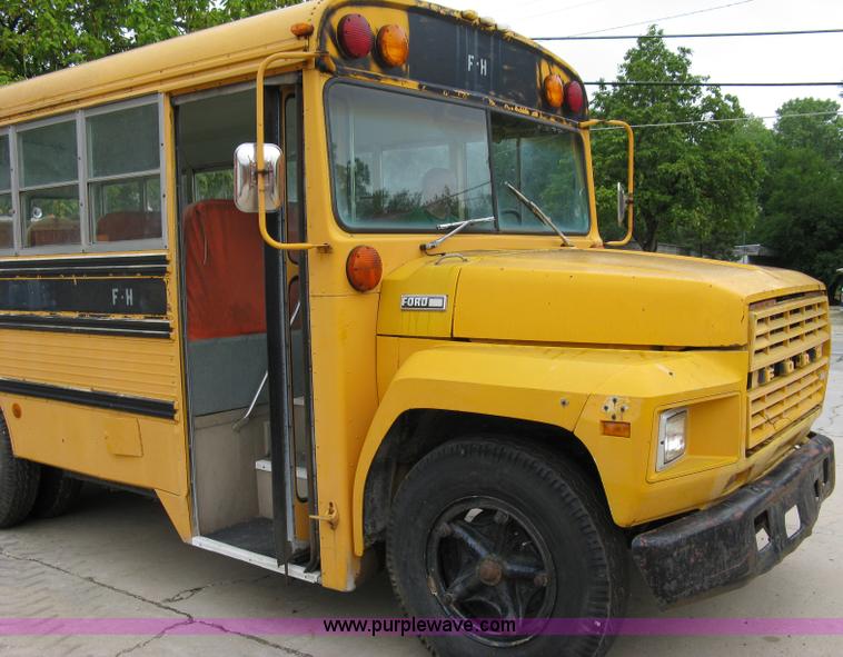 image for item 5083 1982 Ford B-600 school bus