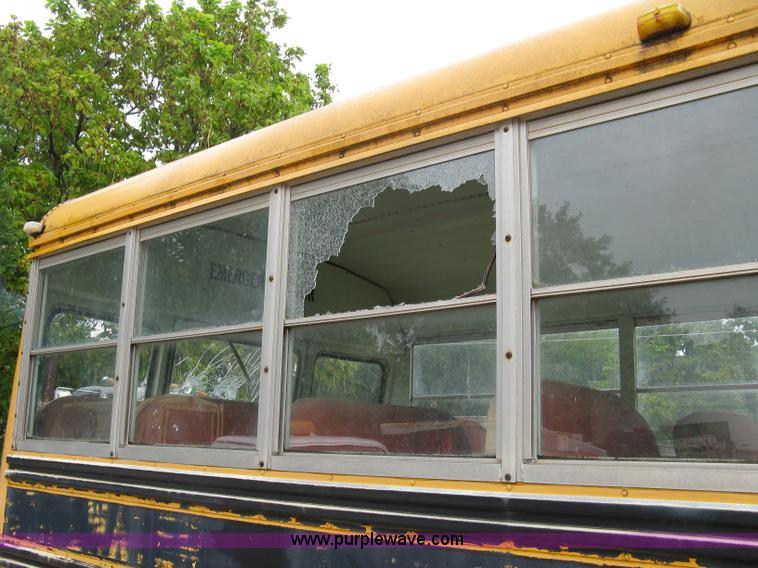 image for item 5083 1982 Ford B-600 school bus