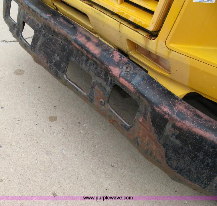 image for item 5083 1982 Ford B-600 school bus