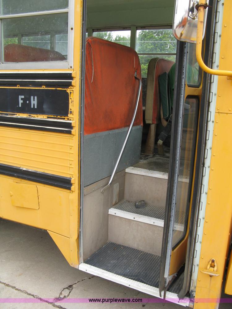 image for item 5083 1982 Ford B-600 school bus