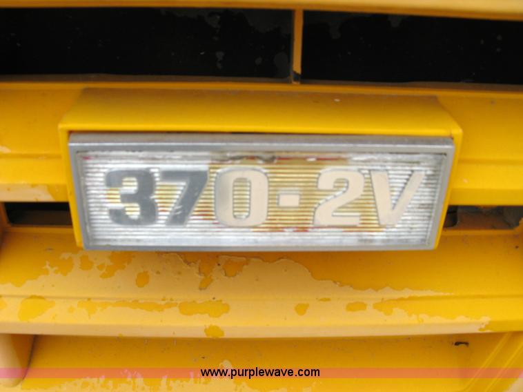 image for item 5083 1982 Ford B-600 school bus