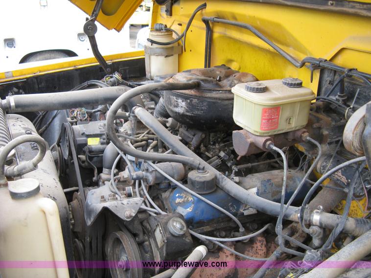 image for item 5083 1982 Ford B-600 school bus