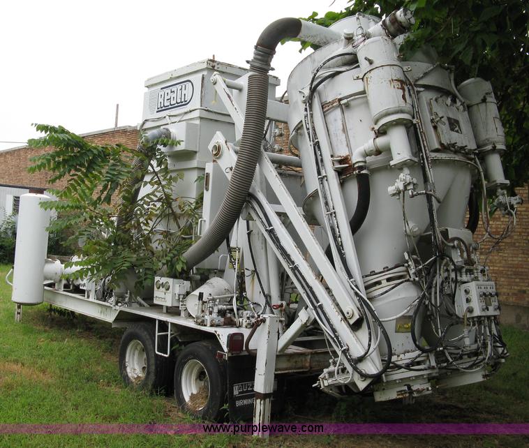 image for item 5084 1989 Guzzler Manuf., Inc. Reach abatement vacuum