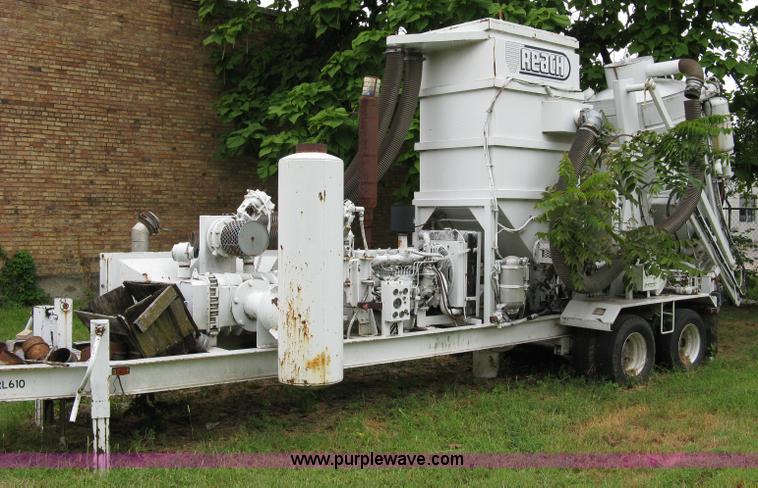 image for item 5084 1989 Guzzler Manuf., Inc. Reach abatement vacuum