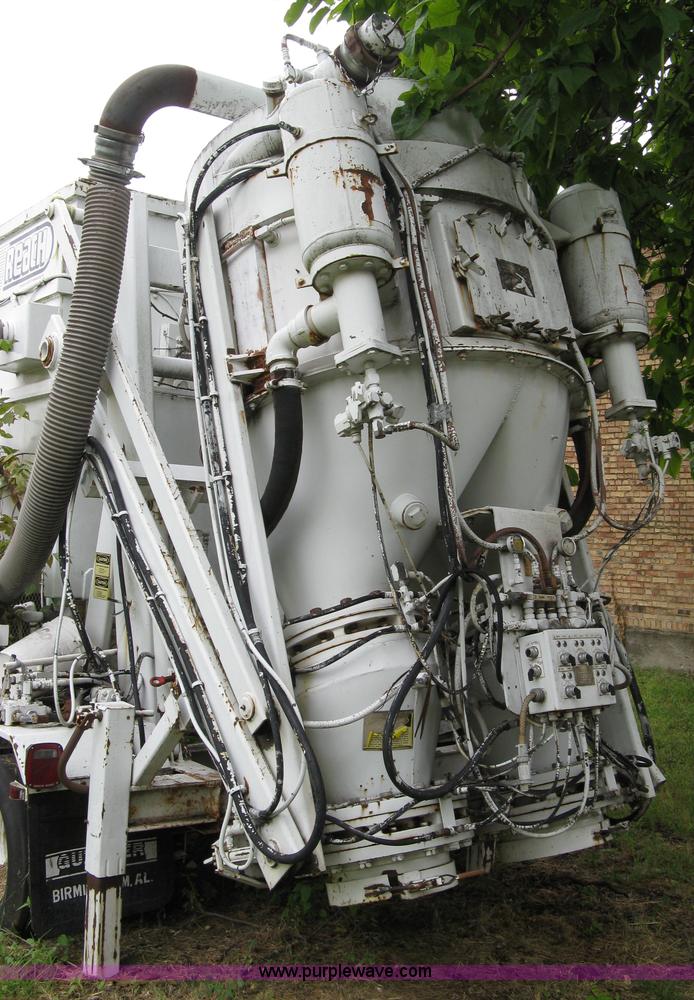 image for item 5084 1989 Guzzler Manuf., Inc. Reach abatement vacuum