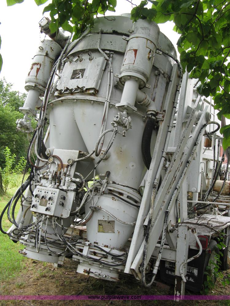 image for item 5084 1989 Guzzler Manuf., Inc. Reach abatement vacuum