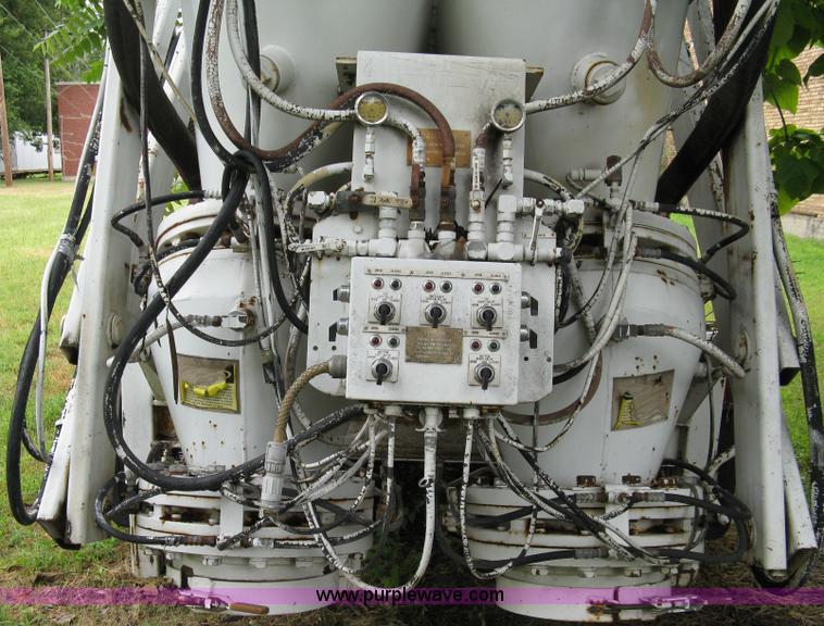 image for item 5084 1989 Guzzler Manuf., Inc. Reach abatement vacuum