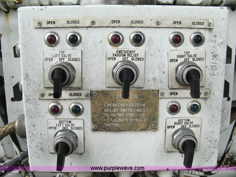 image for item 5084 1989 Guzzler Manuf., Inc. Reach abatement vacuum