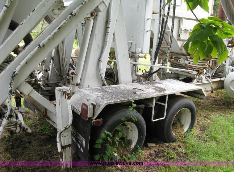 image for item 5084 1989 Guzzler Manuf., Inc. Reach abatement vacuum