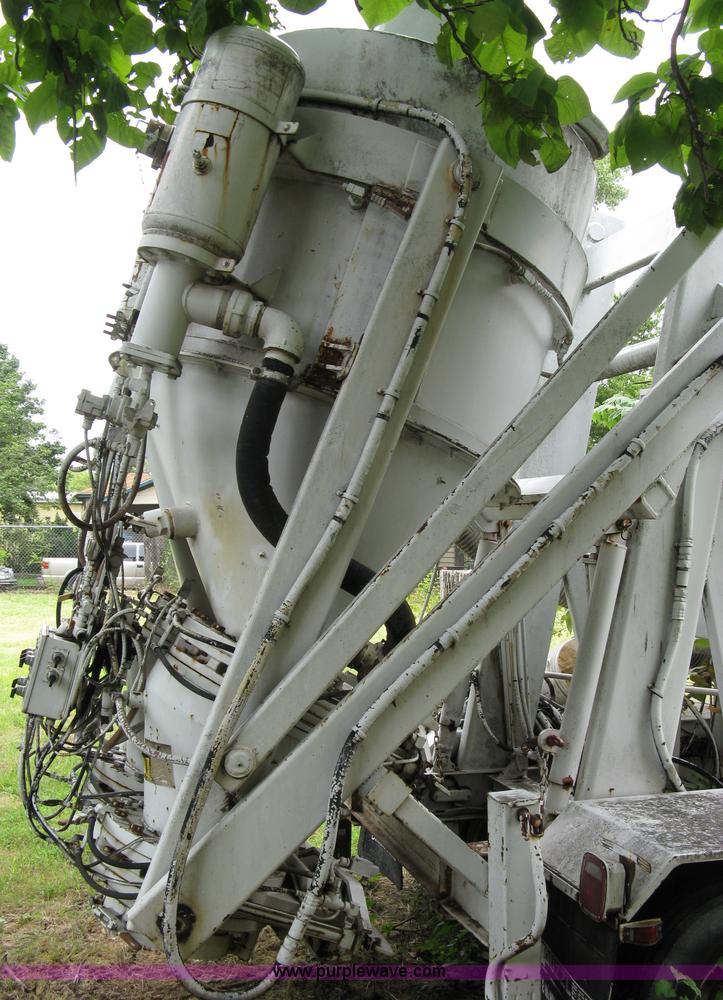 image for item 5084 1989 Guzzler Manuf., Inc. Reach abatement vacuum