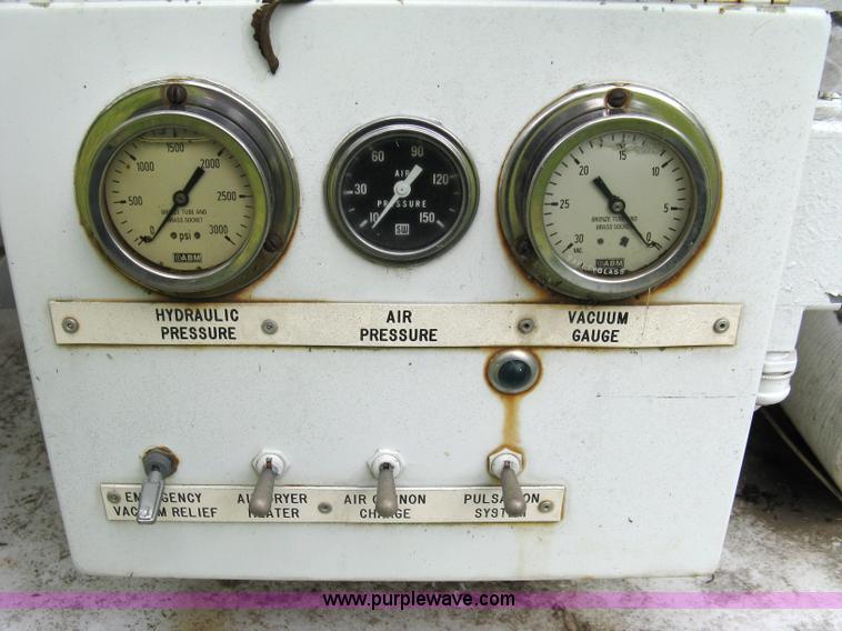 image for item 5084 1989 Guzzler Manuf., Inc. Reach abatement vacuum