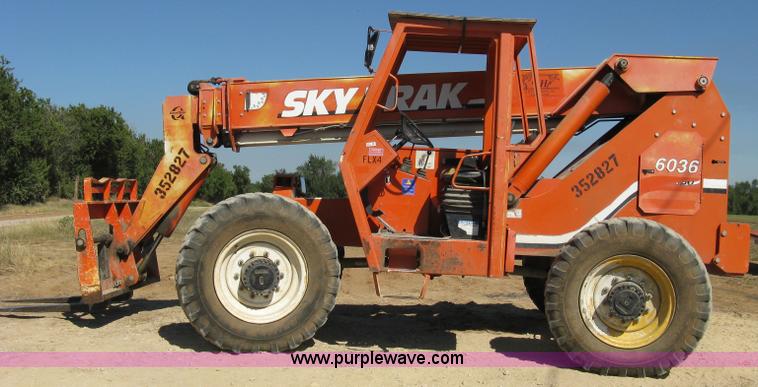 image for item 5095 1999 SkyTrak 6036 telehandler