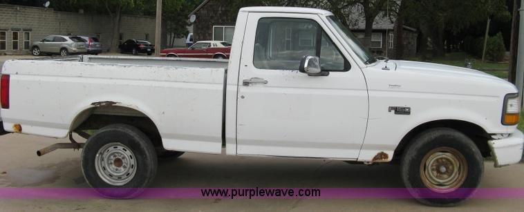 image for item 5097 1992 Ford F150 pickup