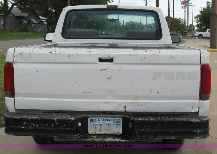image for item 5097 1992 Ford F150 pickup