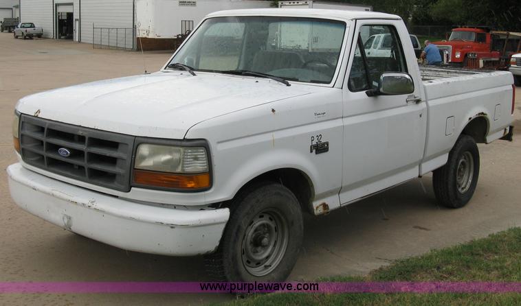 image for item 5097 1992 Ford F150 pickup