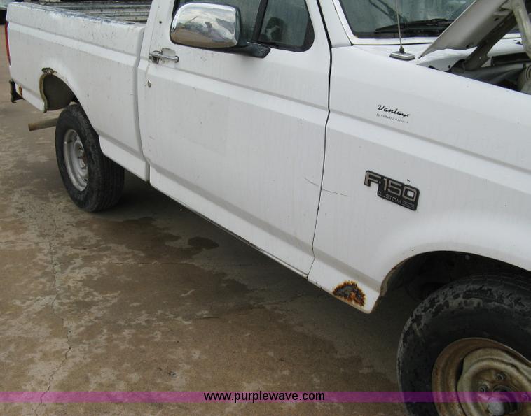 image for item 5097 1992 Ford F150 pickup