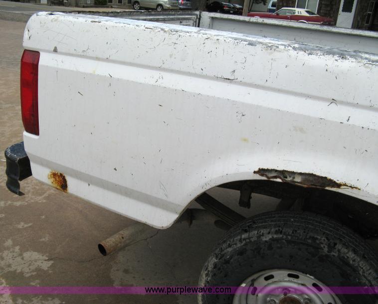 image for item 5097 1992 Ford F150 pickup