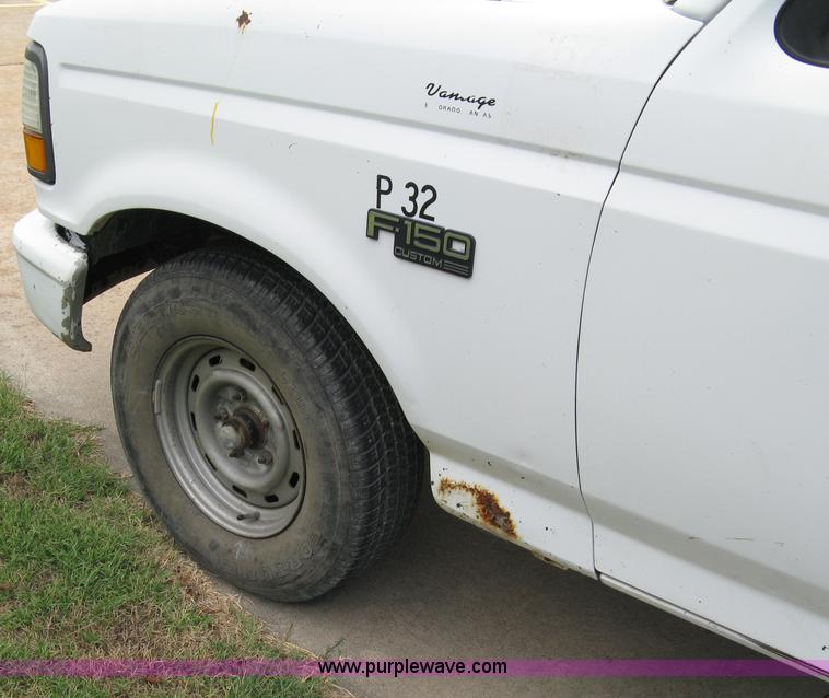 image for item 5097 1992 Ford F150 pickup