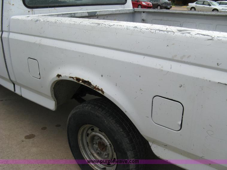 image for item 5097 1992 Ford F150 pickup